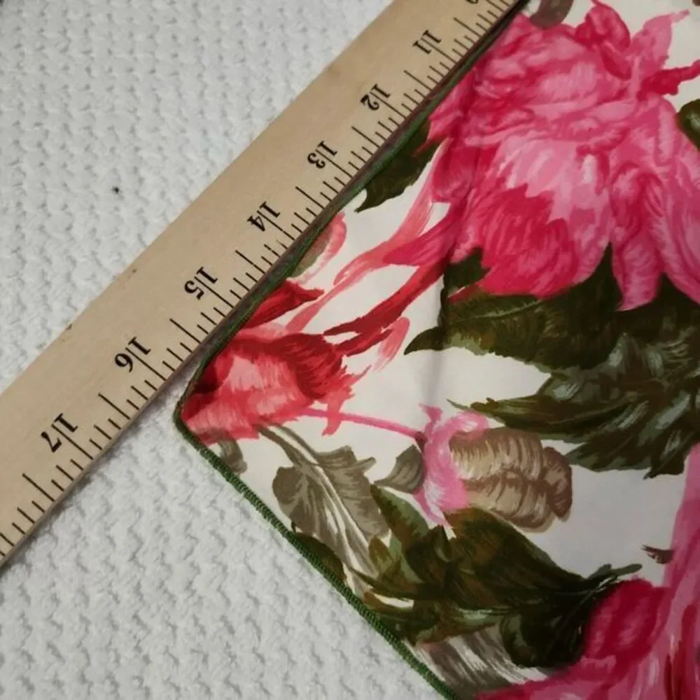 Napkins Set of 4 100% Cotton Mde in USA Red Pink Green Cream 16 x‎ 16 Beautiful